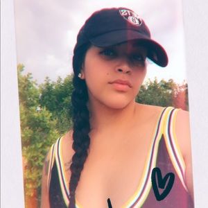 Meet your Posher, Crystal